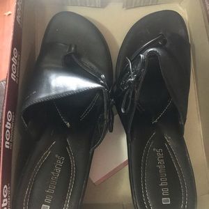 No boundaries size 7 1/2 black wedges